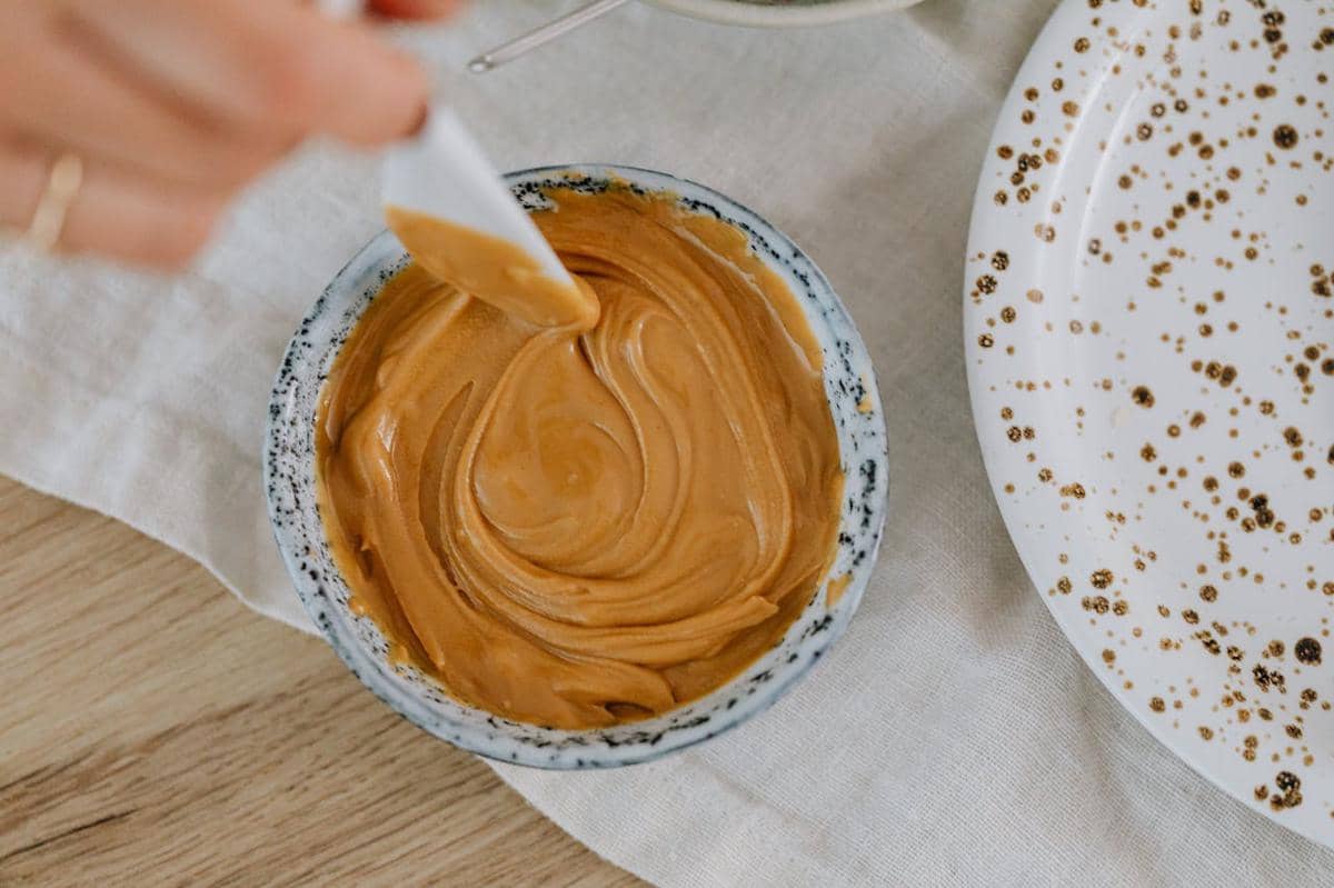 ilustrasi peanut butter atau selai kacang