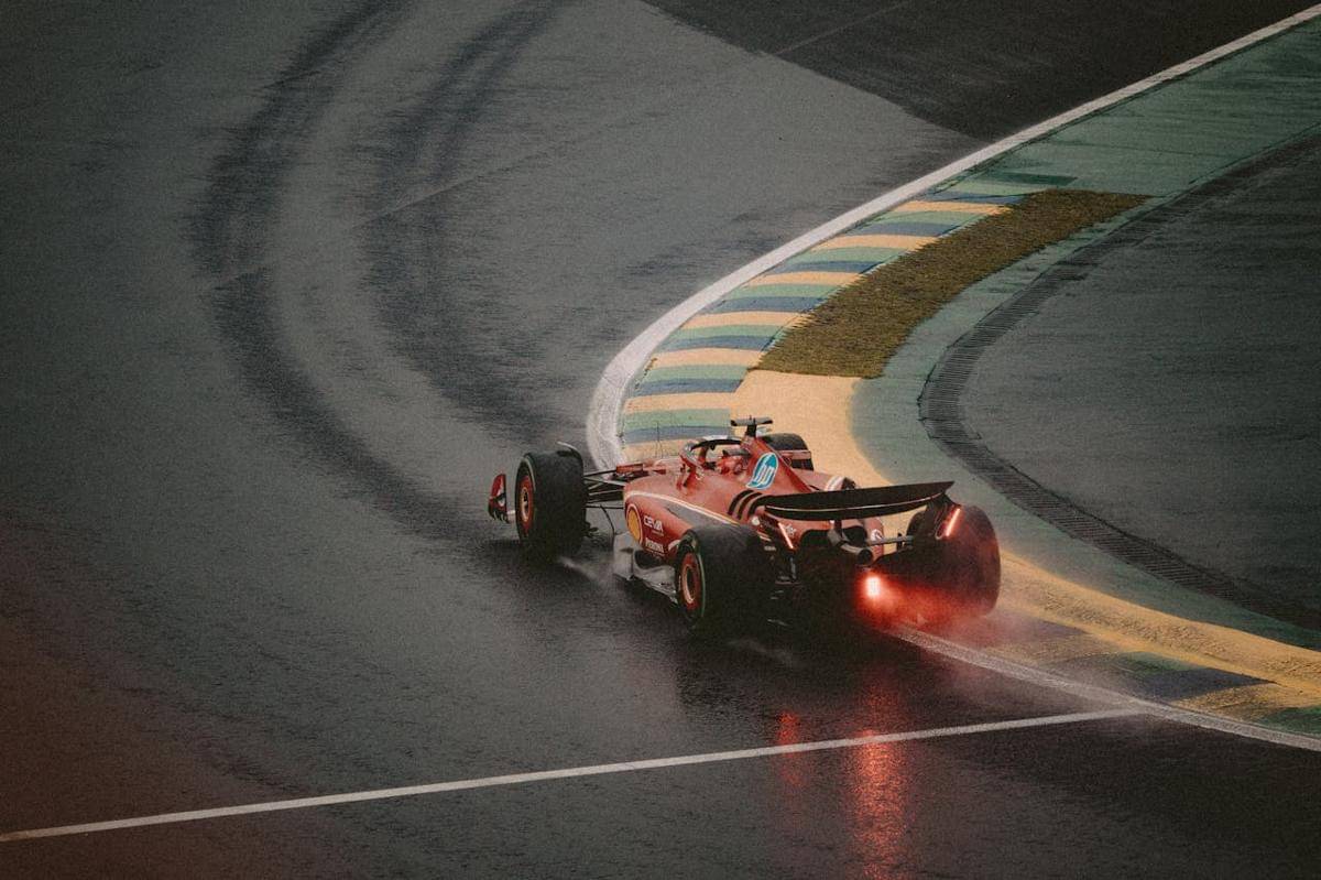 potret mobil Formula 1 Ferrari