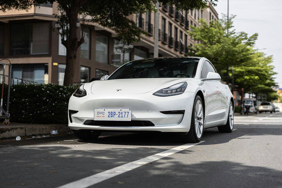 Tesla. (unsplash.com/ziontech)