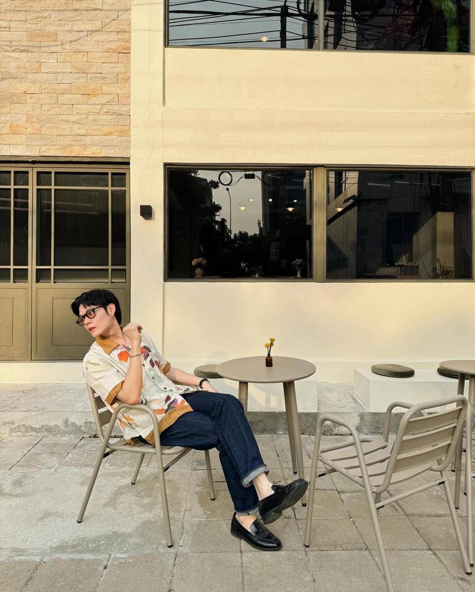 styling leather shoes ala Nodt Nutthasid (instagram.com/nodted)