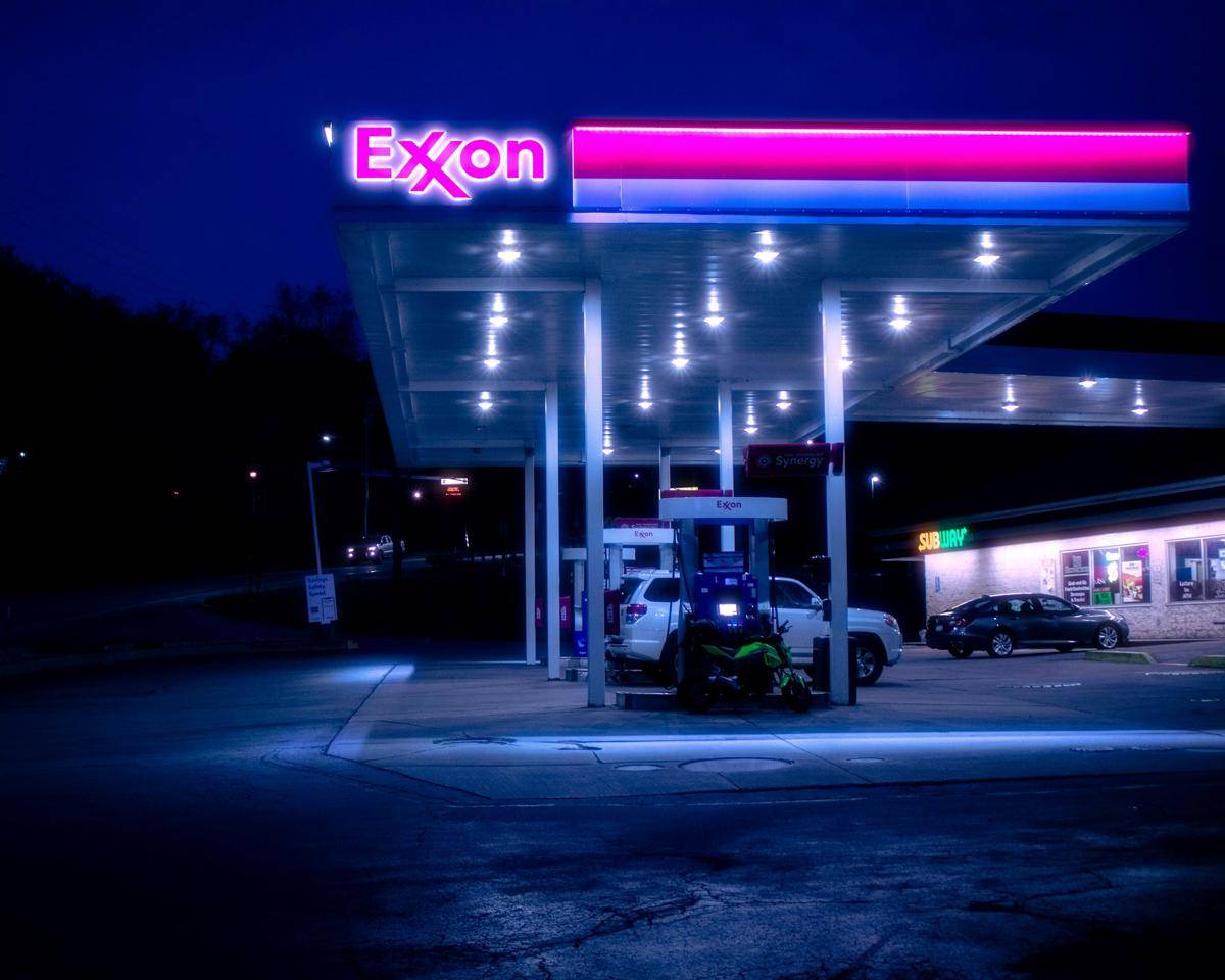 ExxonMobil. (unsplash.com/raymondkotewicz)