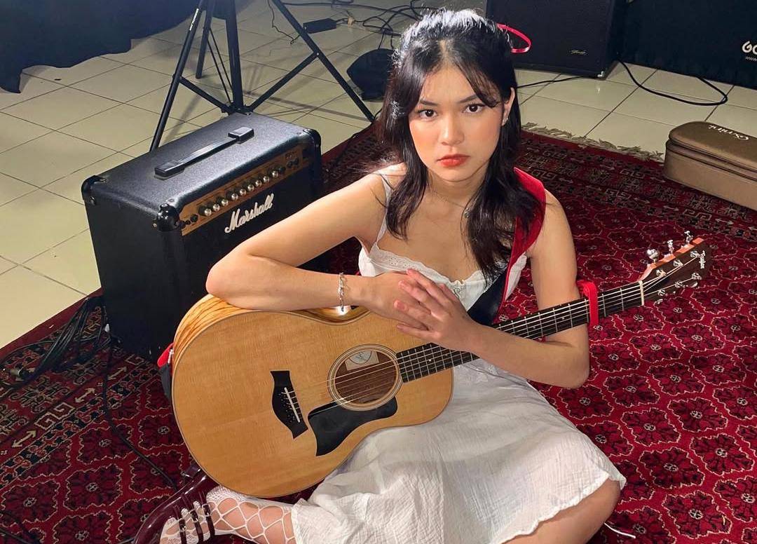Gaya makeup Jasmine Nadya (instagram.com/jasminendya)