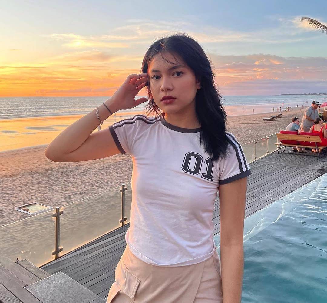 Gaya makeup Jasmine Nadya (instagram.com/jasminendya)
