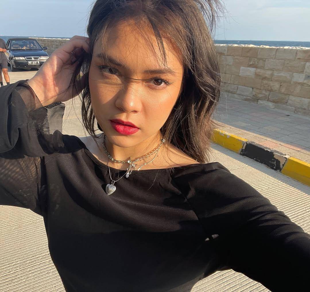 Gaya makeup Jasmine Nadya (instagram.com/jasminendya)