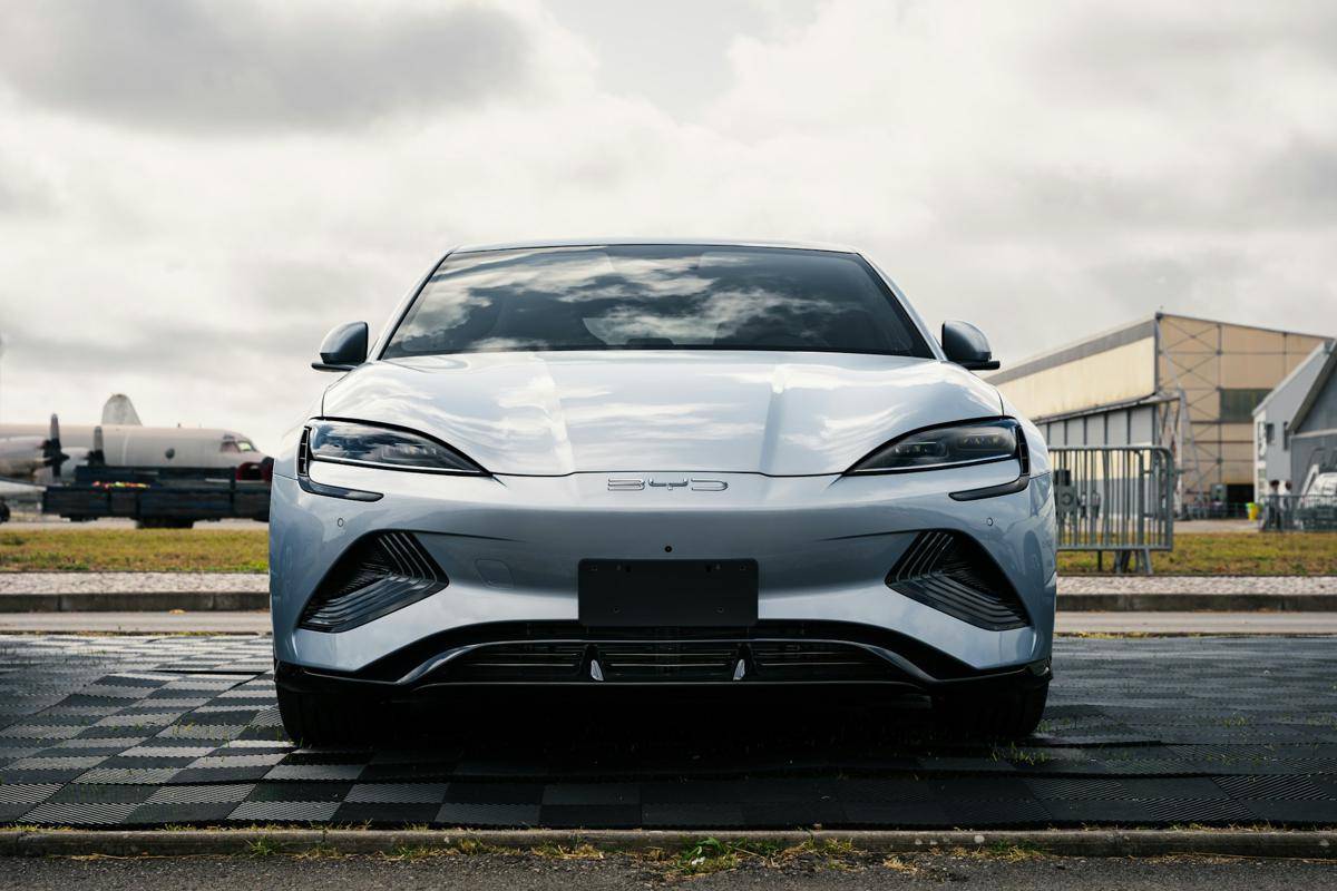 BYD. (unsplash.com/tiago_f_ferreira)