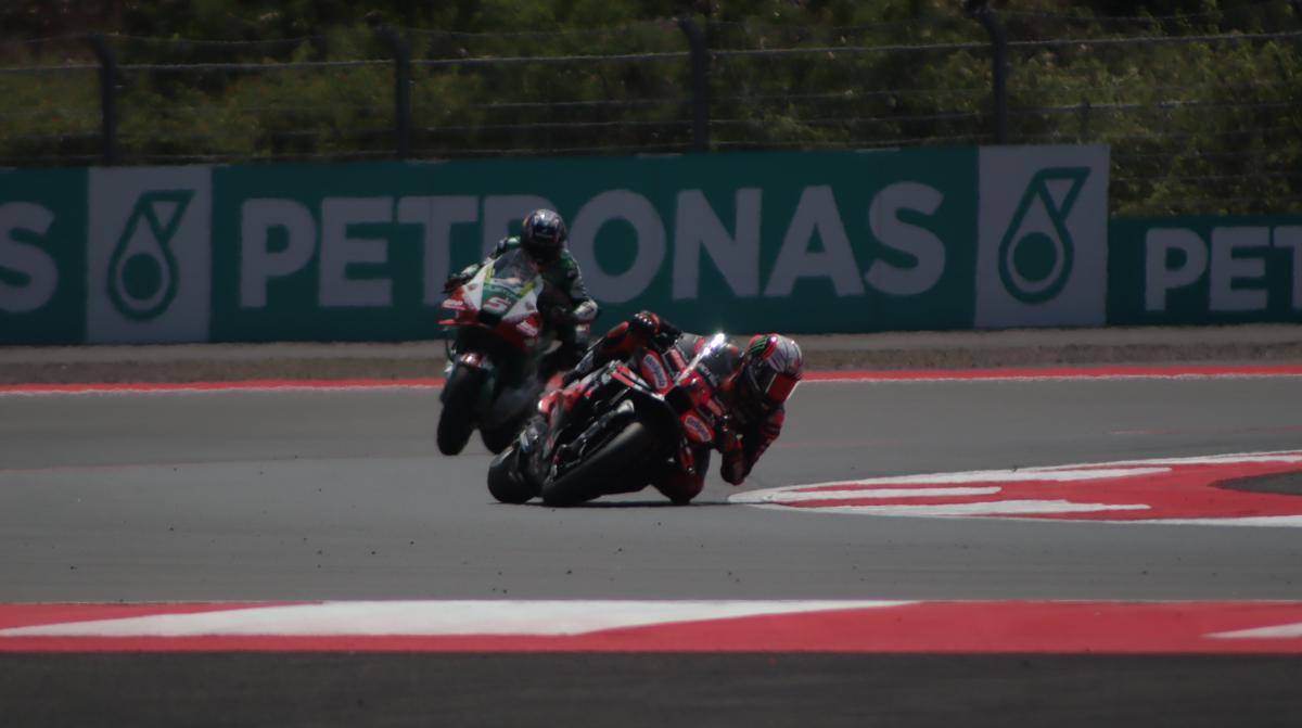 Para pembalap pada sesi kualifikasi MotoGP di Sirkuit Mandalika, Sabtu (4/10/2025). (IDN Times/Linggauni)
