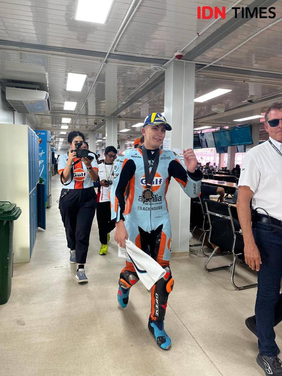 Pembalap MotoGP, Raul Fernandez usai Sprint Race di Sirkuit Mandalika. (IDN Times/Linggauni)