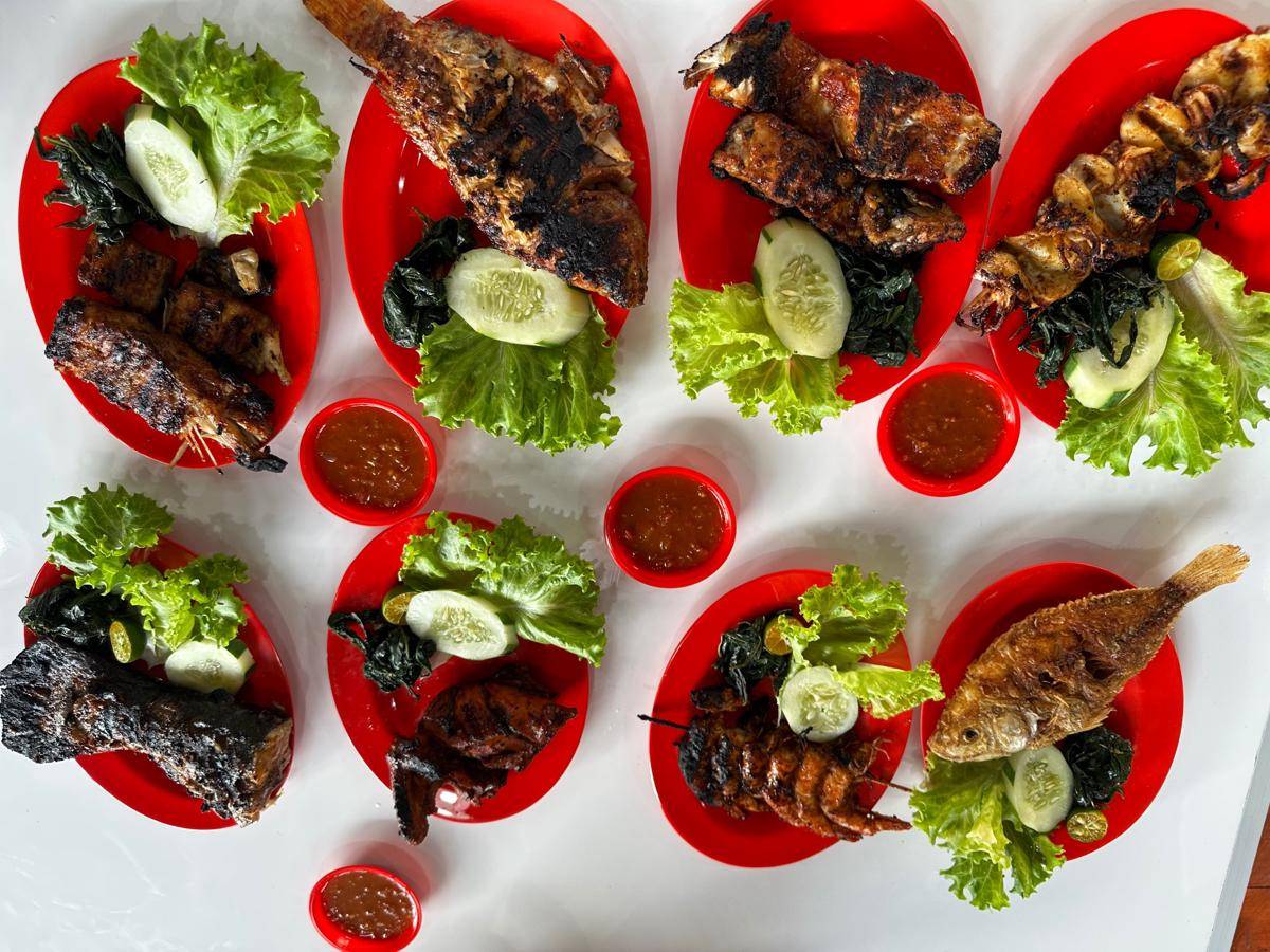 Menu ikan bakar dan goreng.