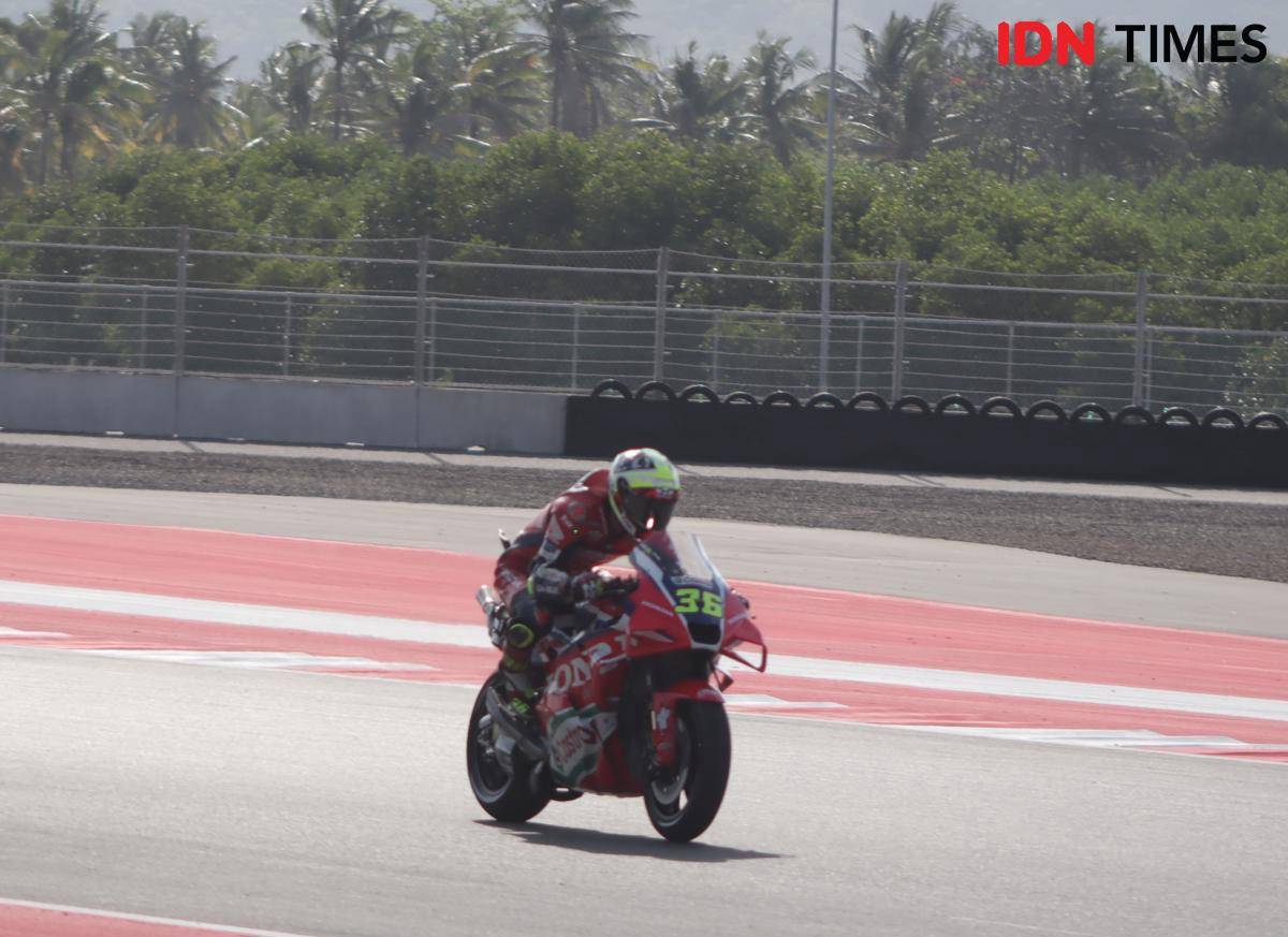 Joan Mir pada sesi kualifikasi MotoGP di Sirkuit Mandalika, Sabtu (4/10/2025). (IDN Times/Linggauni)