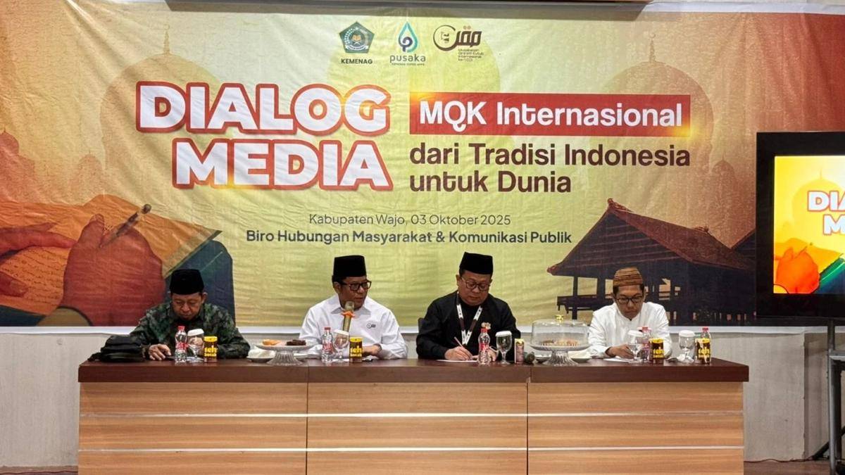 Sekjen Kamaruddin Amin (kedua dari kiri), bersama Direktur Pesantren Basnang Said (kiri), Kepala Biro HKP Thobib Al-Asyhar (kedua dari kanan), anggota Dewan Hakim MQKI 2025 Abdul Moqsith (kanan). (Dok. Istimewa)