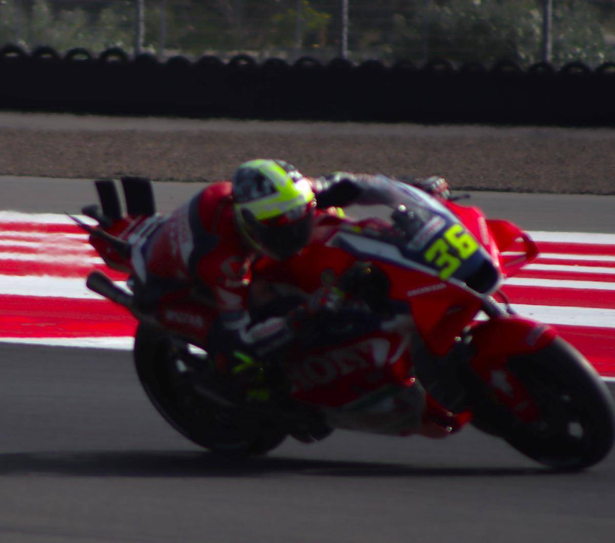 Joan Mir pada sesi kualifikasi MotoGP Mandalika. (IDN Times/Linggauni)