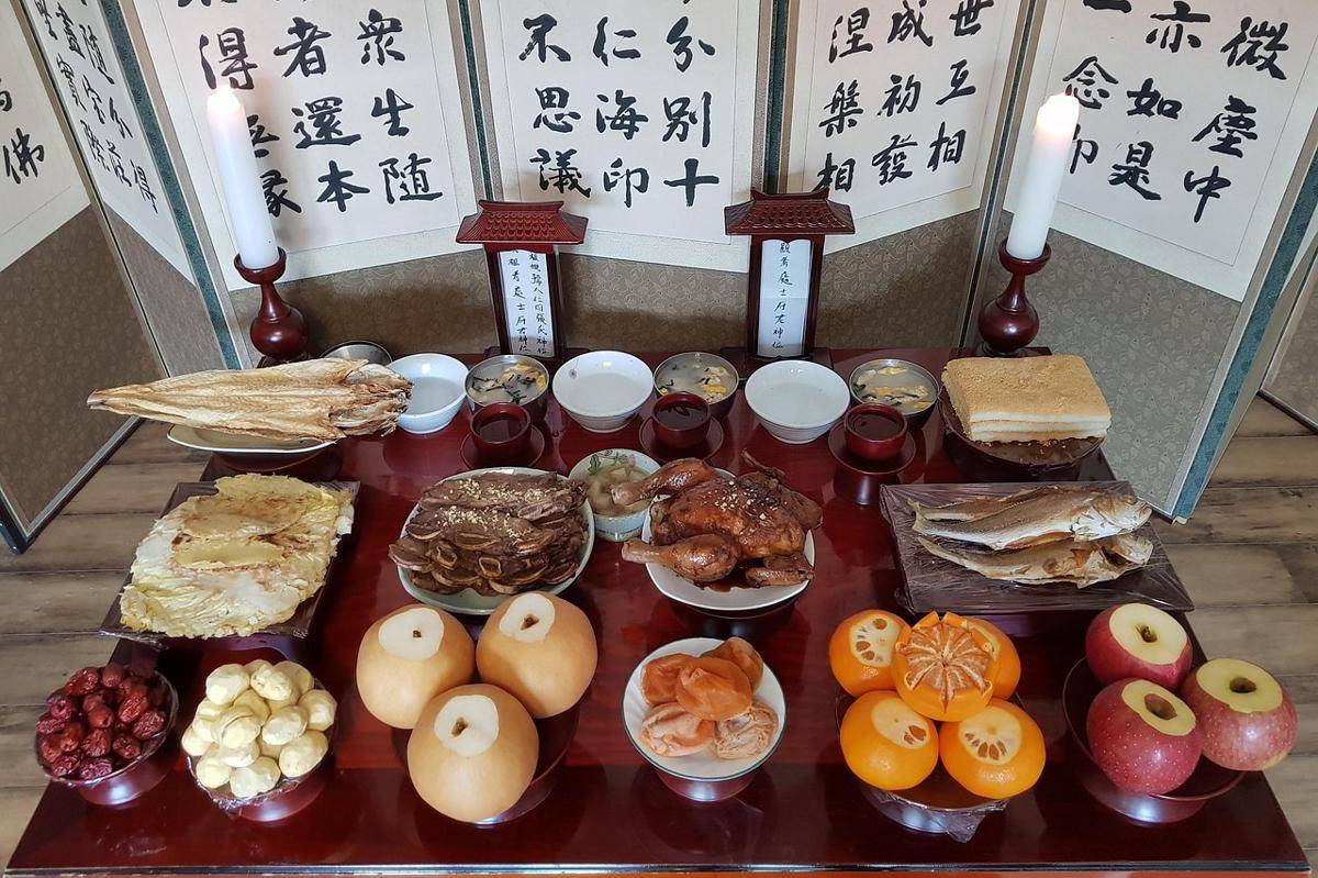 Potret set makanan untuk perayaan Chuseok