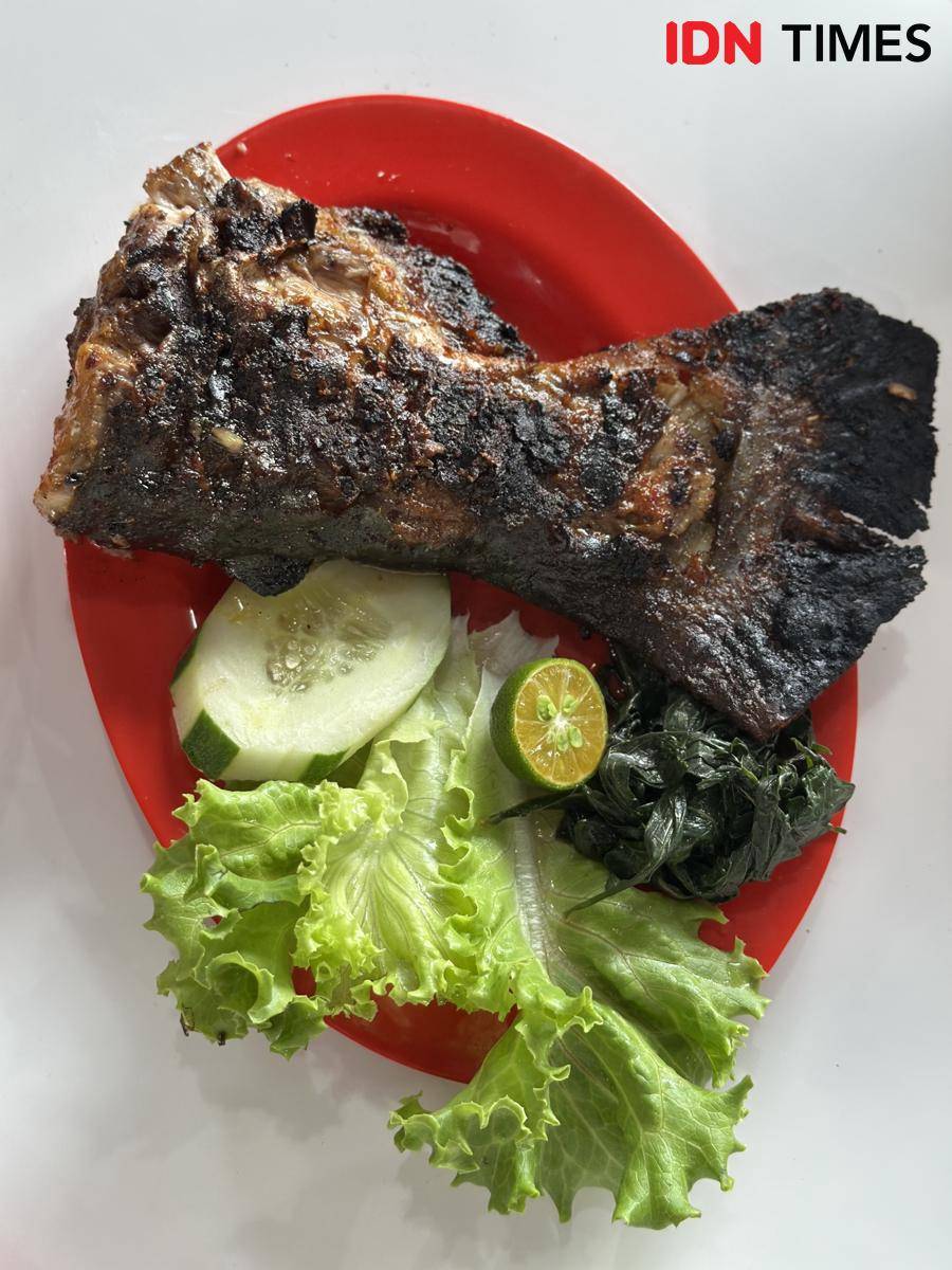 Ikan bakar di Depot Melati Pontianak.