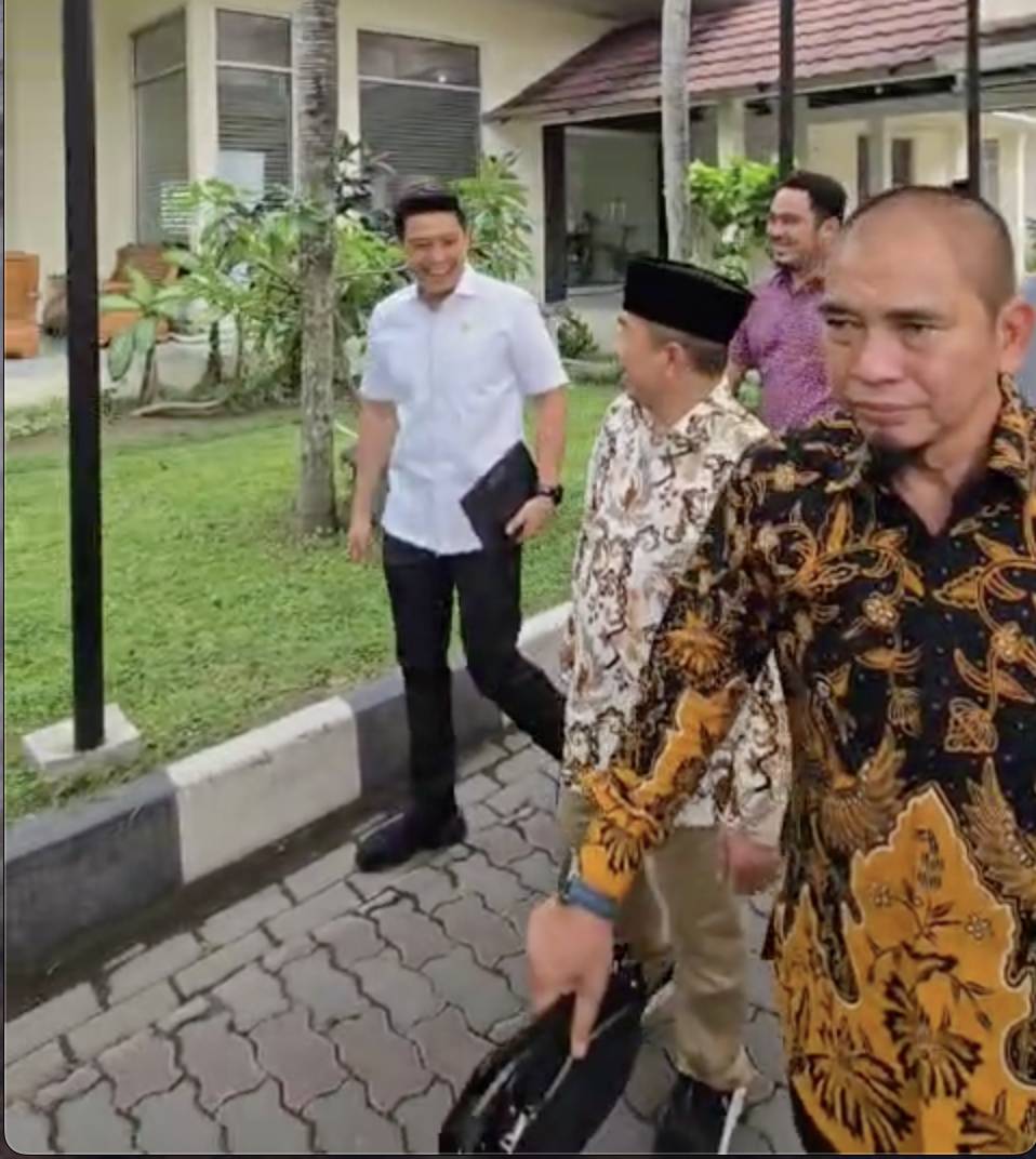 Anggota Komis II DPR RI Ahmad Wazir Noviadi saat kunjungan kerja ke Sekolah Tinggi Pertanahan Nasional, Jumat (3/10/2025)