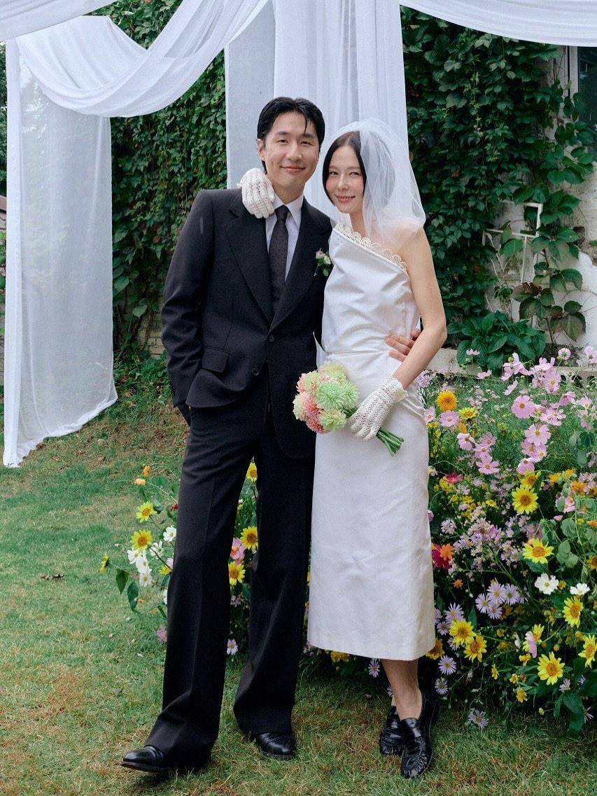 potret pernikahan presenter Kim Na Young dan penyanyi MyQ (instagram.com/nayoungkeem)