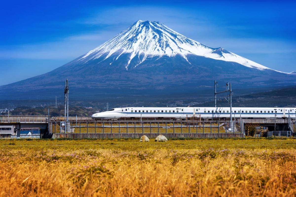 ilustrasi shikansen (freepix.com/tawatchai07)