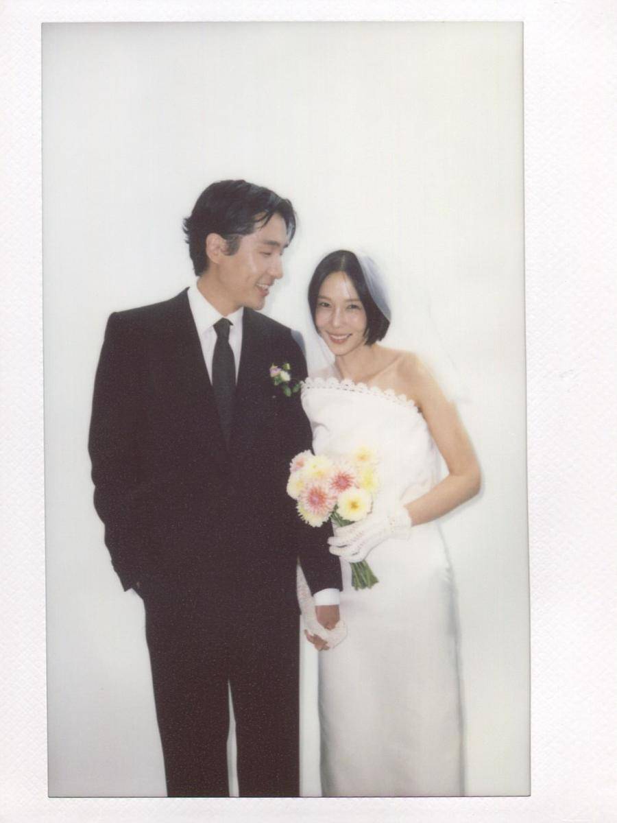potret pernikahan presenter Kim Na Young dan penyanyi MyQ (instagram.com/nayoungkeem)