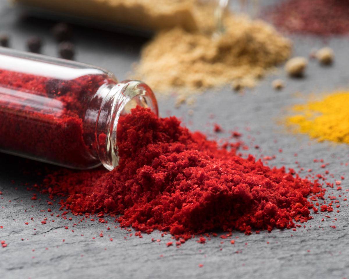 ilustrasi pewarna merah untuk red velvet cake