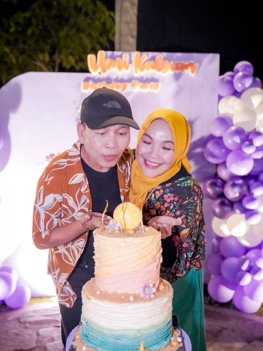 Ulang Tahun Ibunda Ayu Ting Ting (instagram.com/mom_ayting92_)