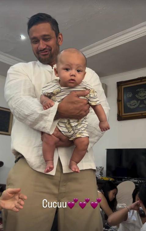 Upacara Upa-upa Cucu Tora Sudiro (Instagram.com/nabilasudiro)