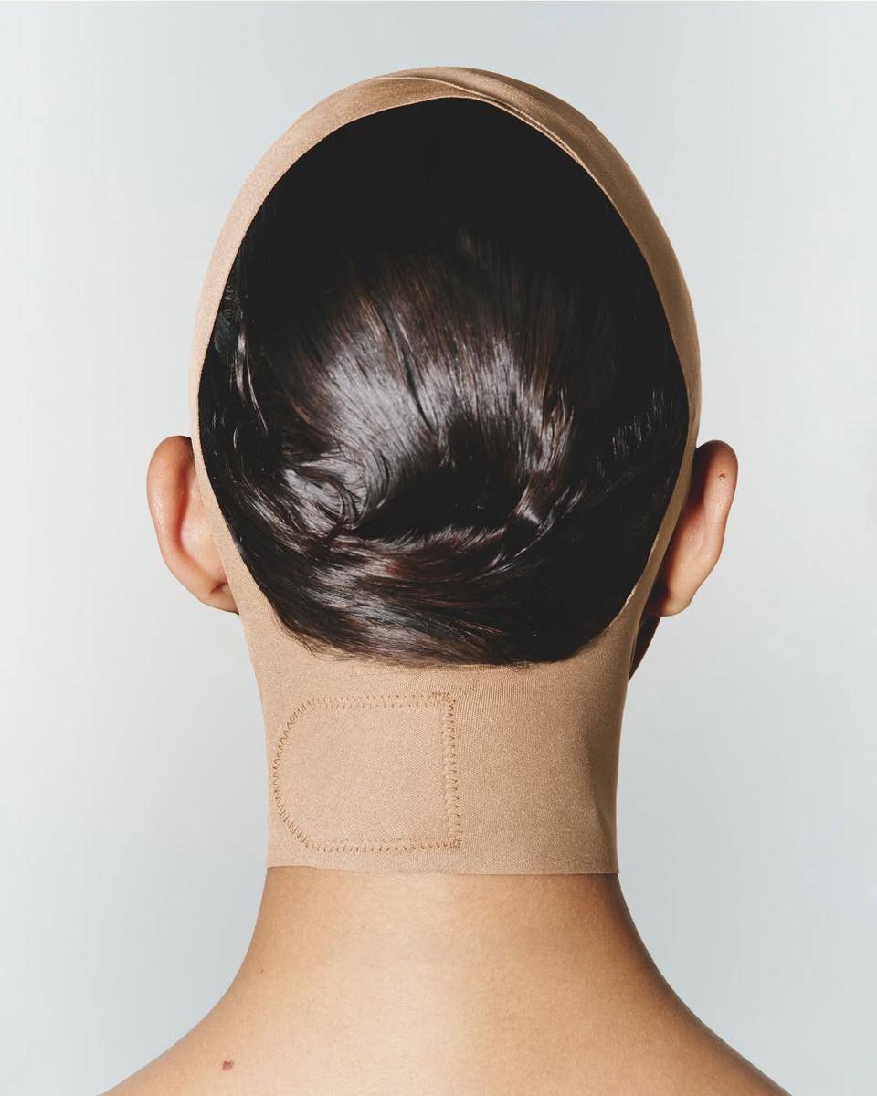  Skims Seamless Sculpt Face Wrap (instagram.com/skims)