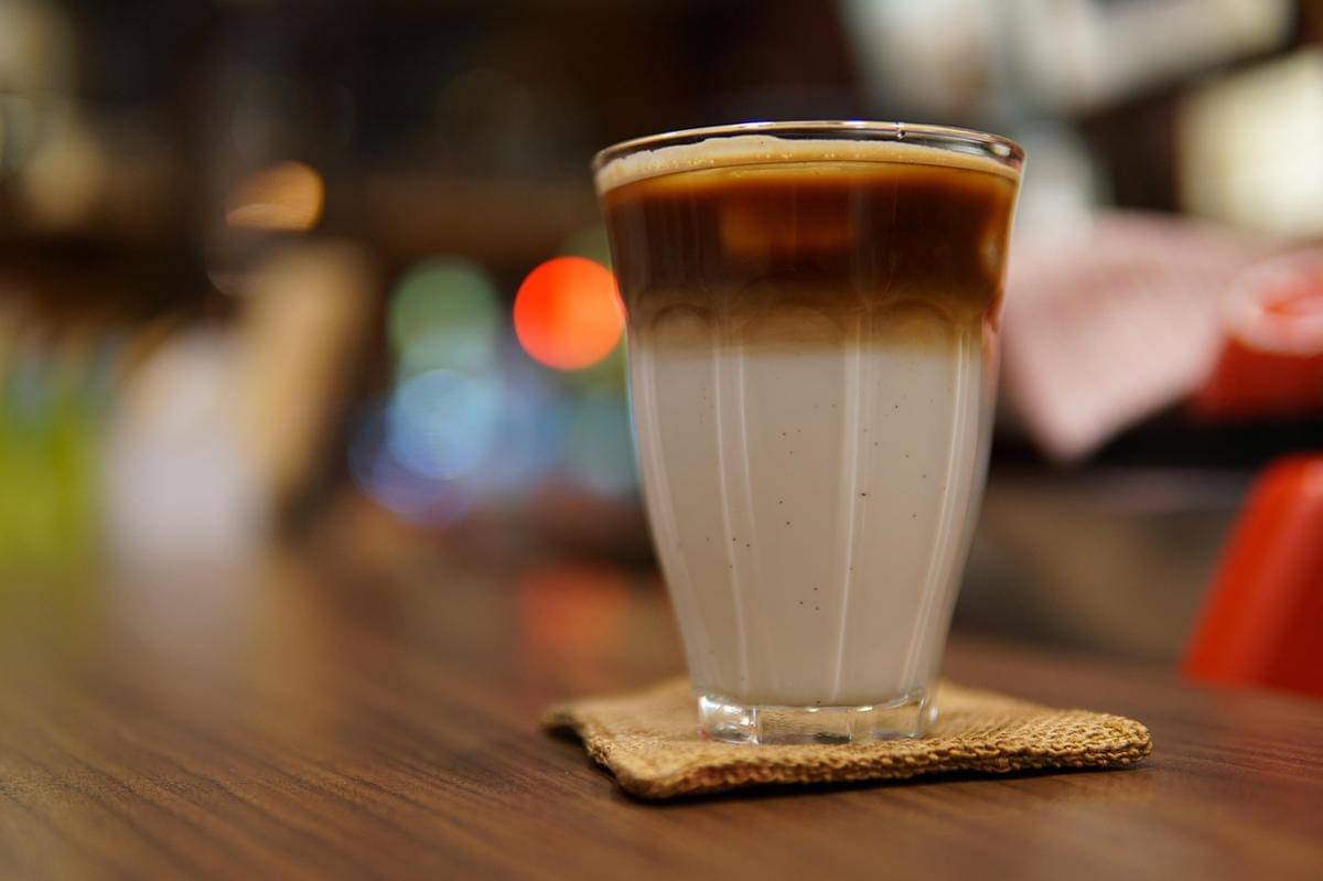 ilustrasi dirty latte (pixabay.com/waneshih)
