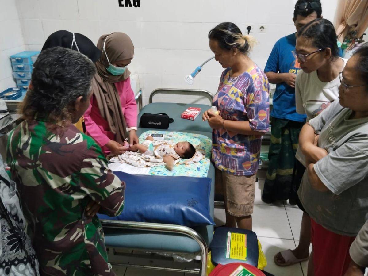 Bayi berjenis kelamin perempuan dibuang di depan rumah warga di Rongkop Gunungkidul. 