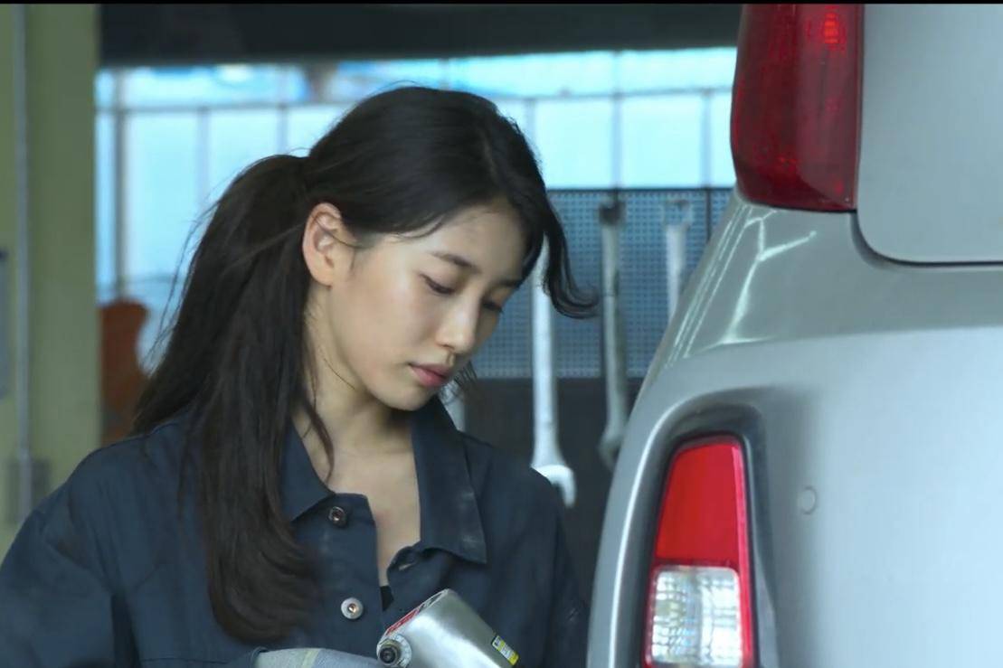 Ki Ka Young (Bae Suzy) dalam drakor Genie, Make a Wish (dok. Netflix/Genie, Make a Wish)