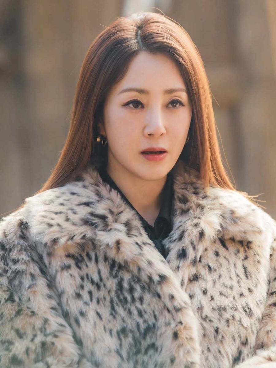 Still cut drama Confidence Queen (instagram.com/sabita_5)