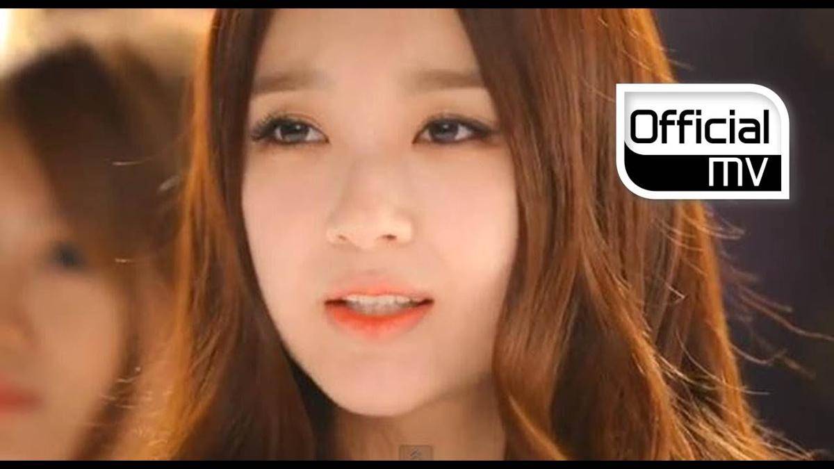 cuplikan MV "We Were In Love" (youtube.com/1theK (원더케이))
