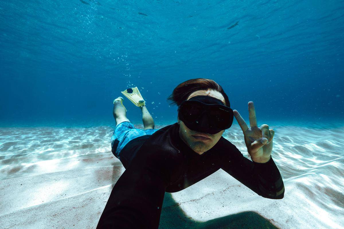 ilustrasi lokasi snorkeling yang aman (pexels.com/Kammeran Gonzalez-Keola)