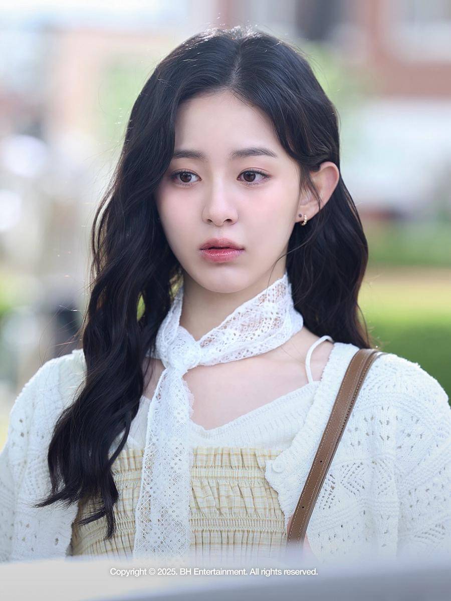 Potret Park Ji Hu (instagram.com/03_u)