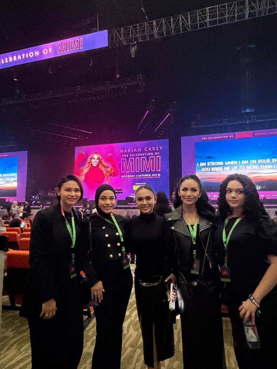 artis nonton Mariah Carey