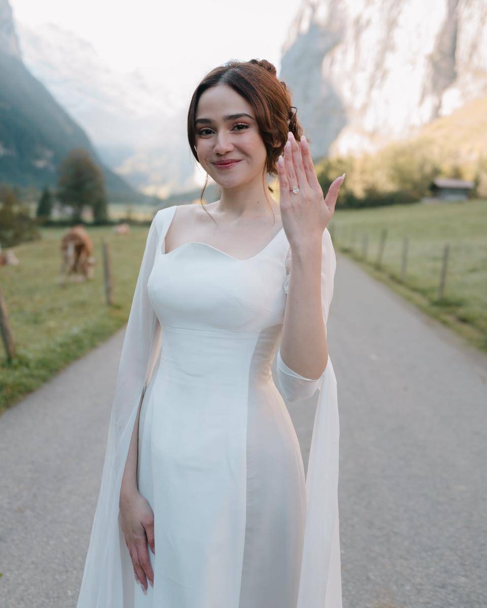 cincin tunangan Syifa Hadju