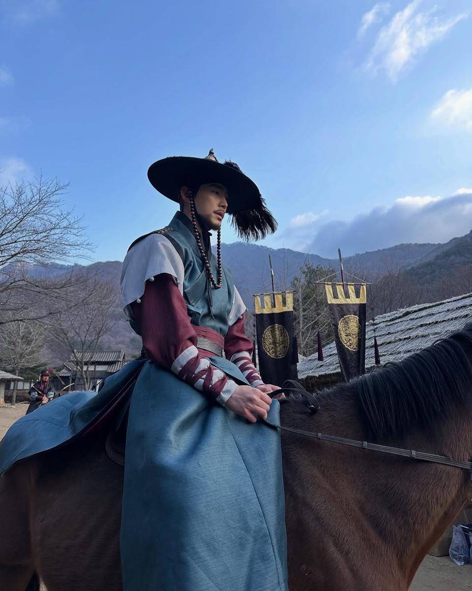 potret asli Park Young Woon (instagram.com/actorwoon)