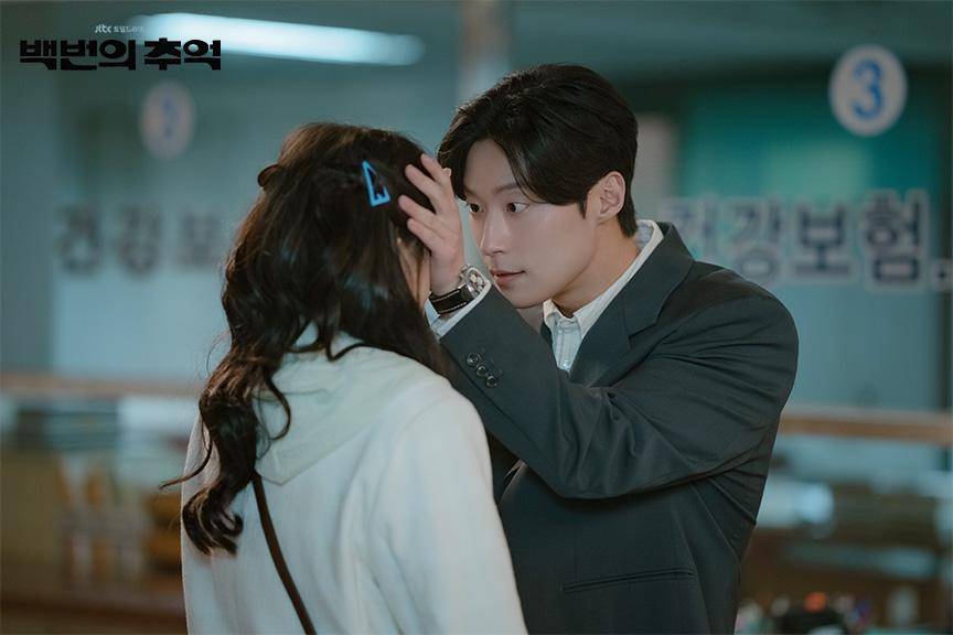 Still cut drama A Hundred Memories (dok. JTBC/A Hundred Memories)