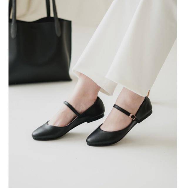 La Vita E Bella - Willow Mary Jane Flat Shoes (shopee.co.id/La Vita e Bella Official Shop)