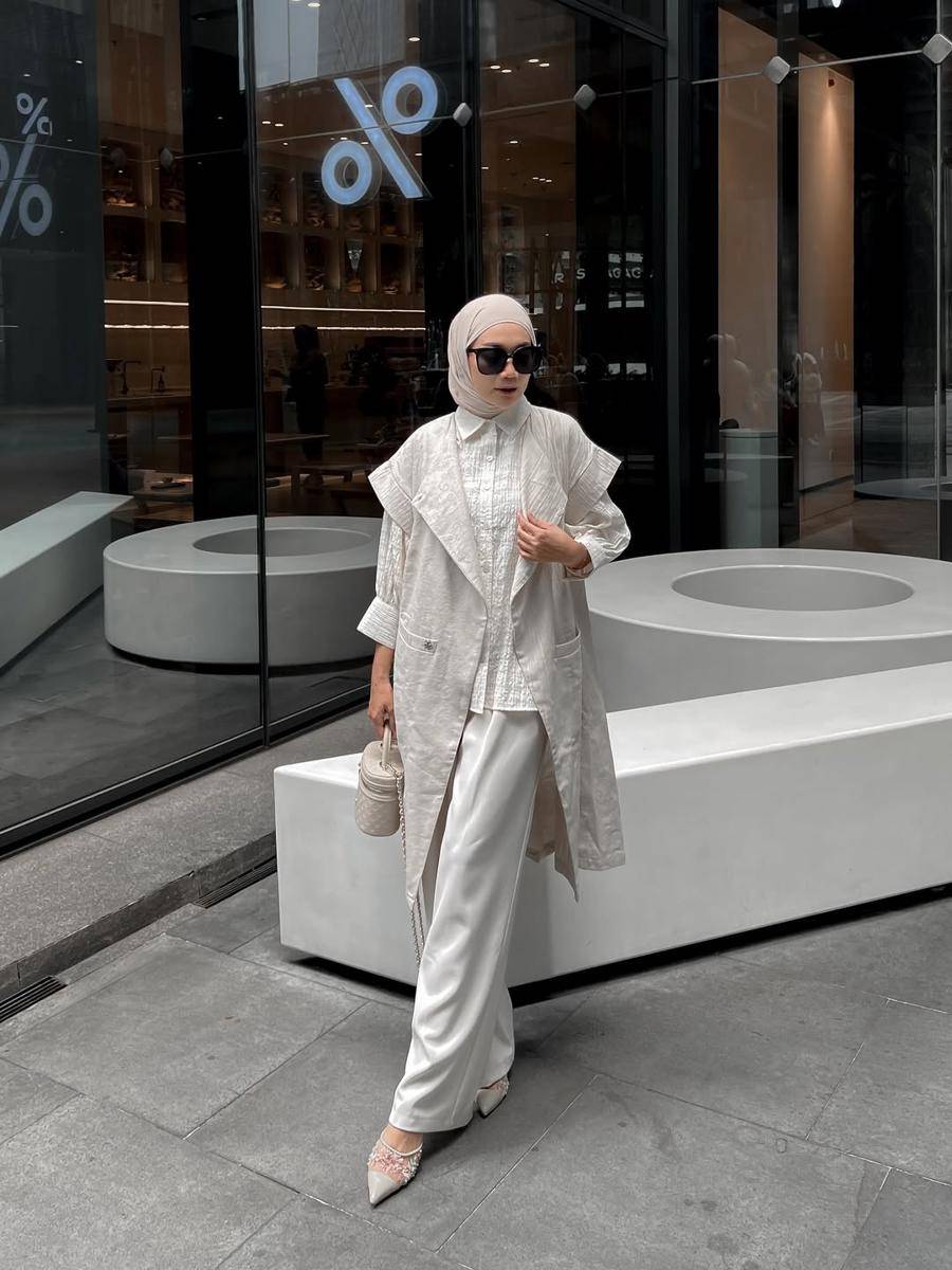 OOTD Vest ala Uwie Mariska (instagram.com/uwiemariska)