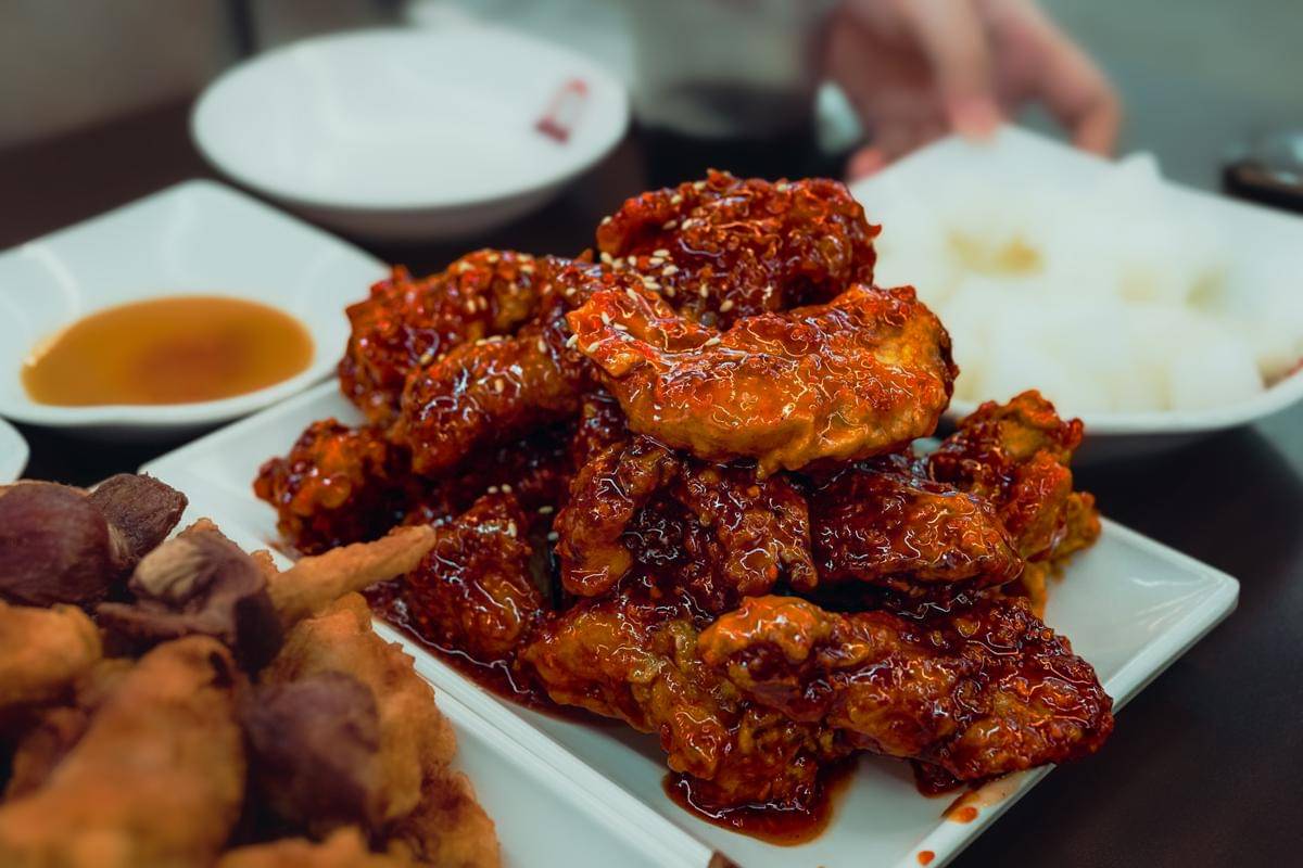 ilustasi yangnyeom chicken 