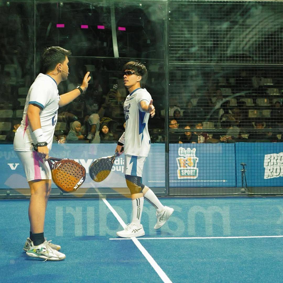 potret Atta dan Thariq menang turnamen padel 