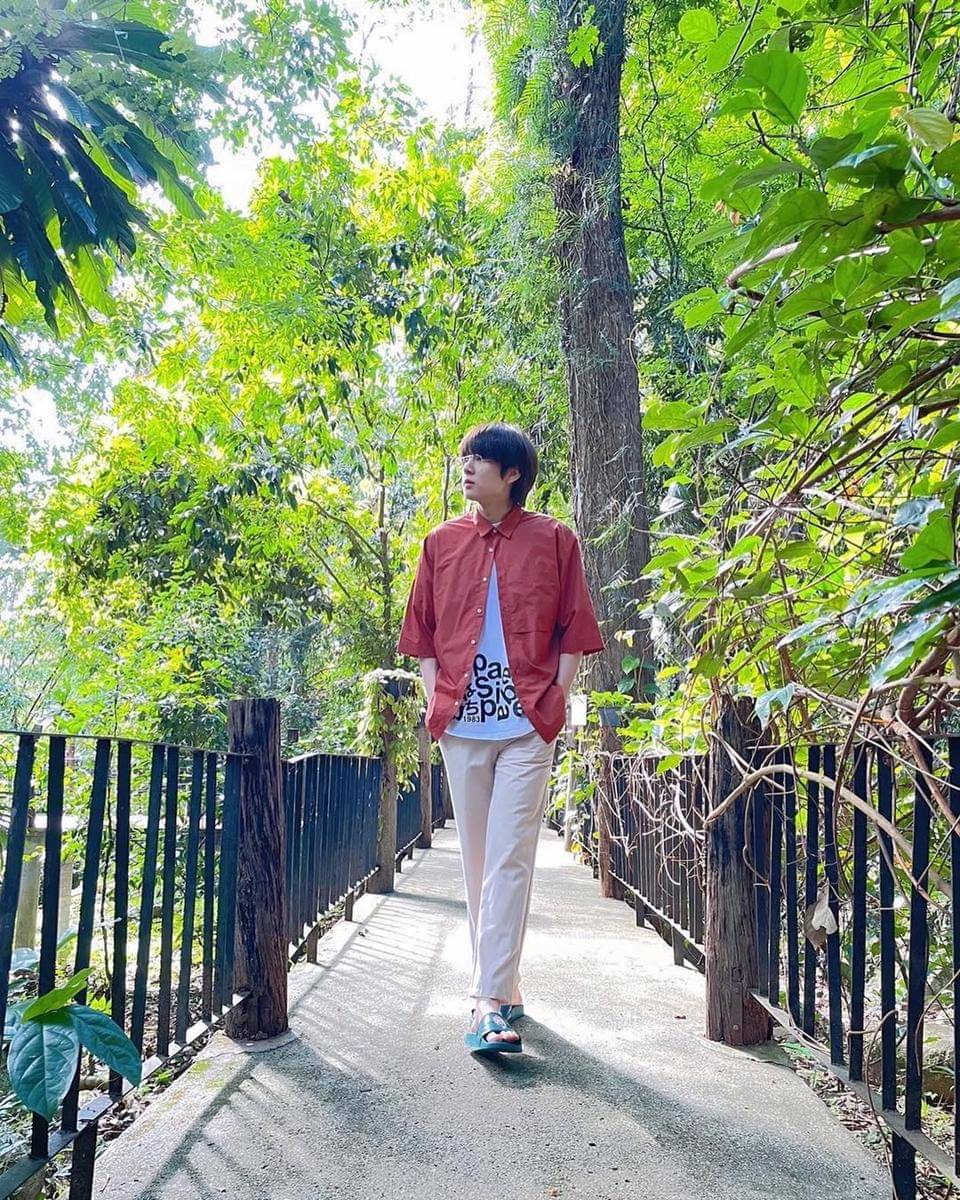 OOTD pakai sandal ala Pon Thanapon (instagram.com/thana_pon)