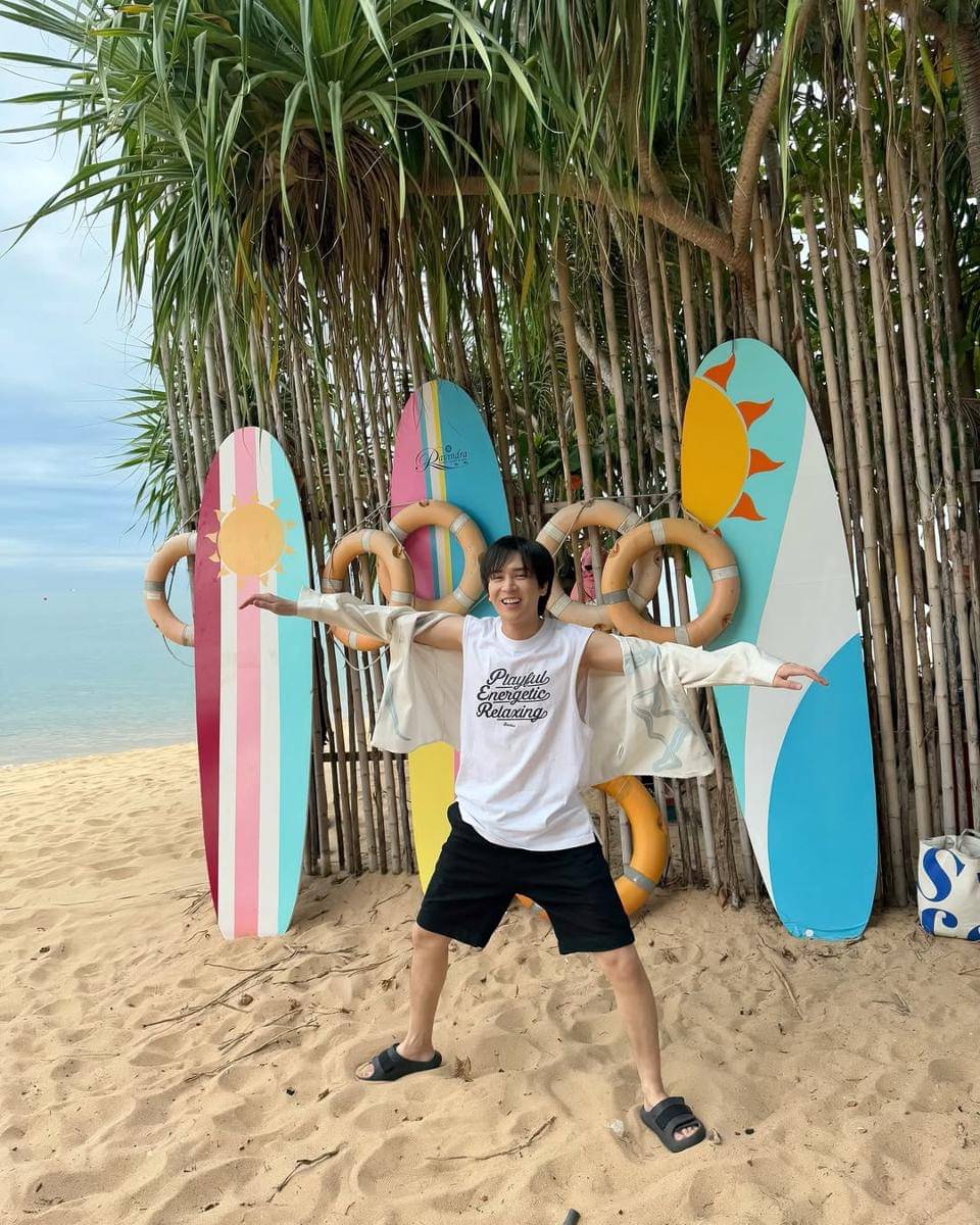 OOTD pakai sandal ala Pon Thanapon (instagram.com/thana_pon)
