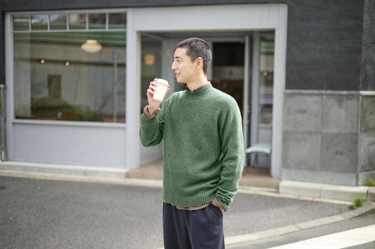 Sweater Soufflé Yarn Kerah Bulat dari Uniqlo (dok. Uniqlo)