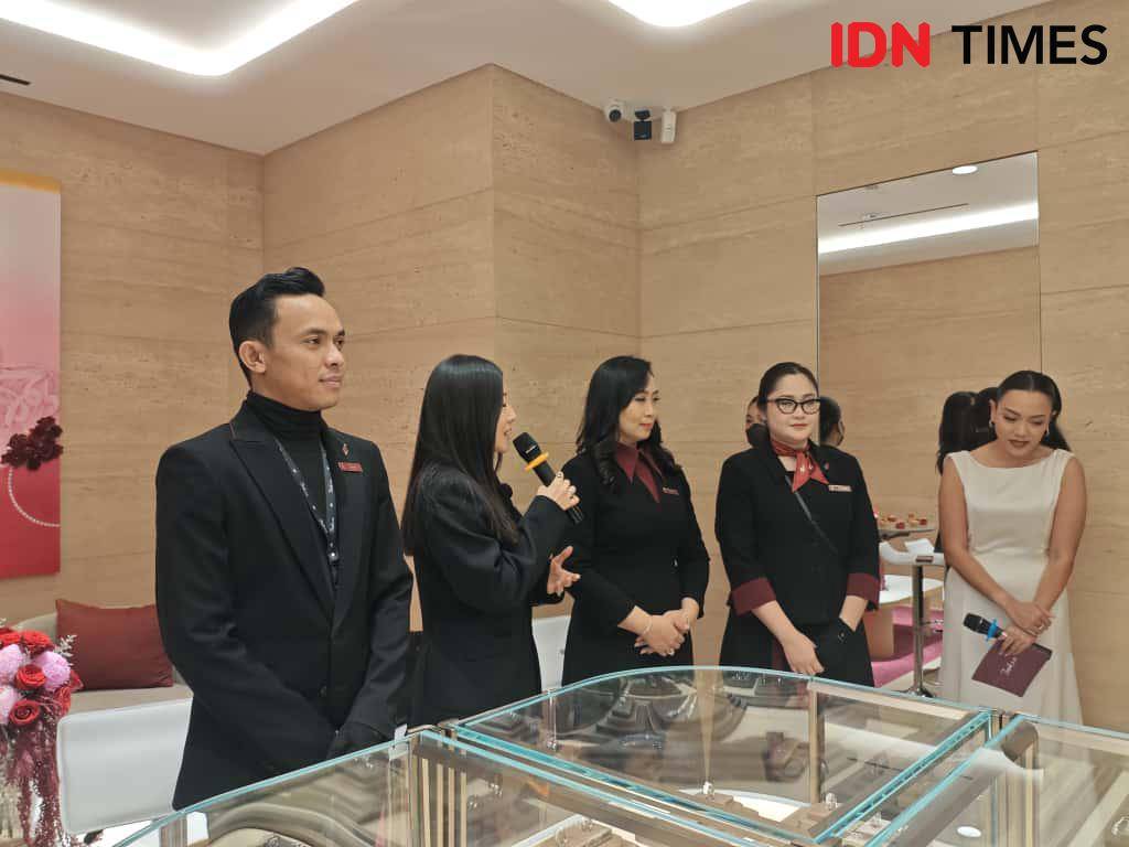 Pemaparan seragam baru Frank & co. saat Reopening Frank & co. pada Minggu (5/10/2025) di Pondok Indah Mall 1. (IDN Times/Febriyanti Revitasari)