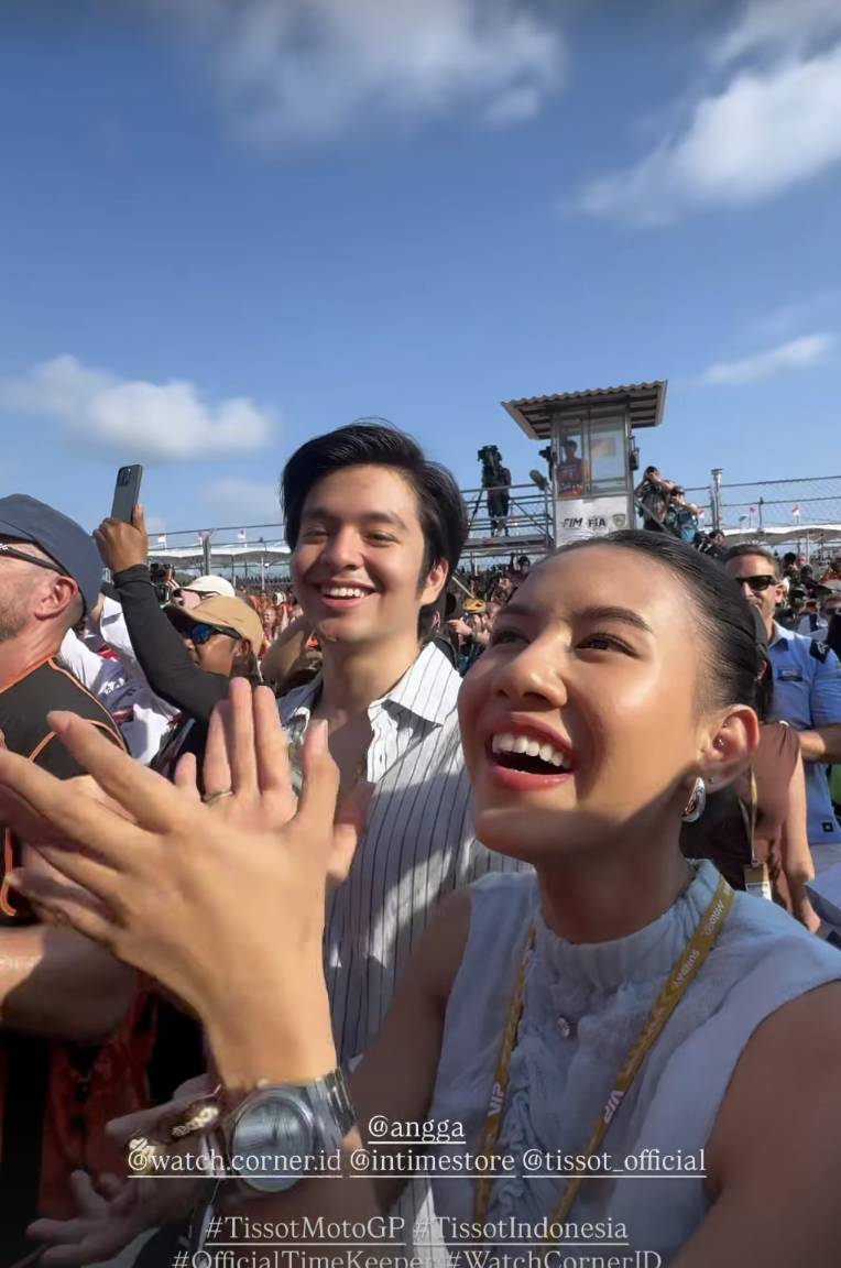 momen Angga Yunanda dan Shenina Cinnamon nonton MotoGP bareng