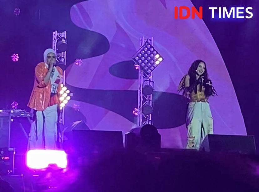 potret musisi di program Centil Era Synchronize Festival 2025 hari ketiga, Minggu (5/10/2025) (dok. IDN Times/Rani Asnurida)