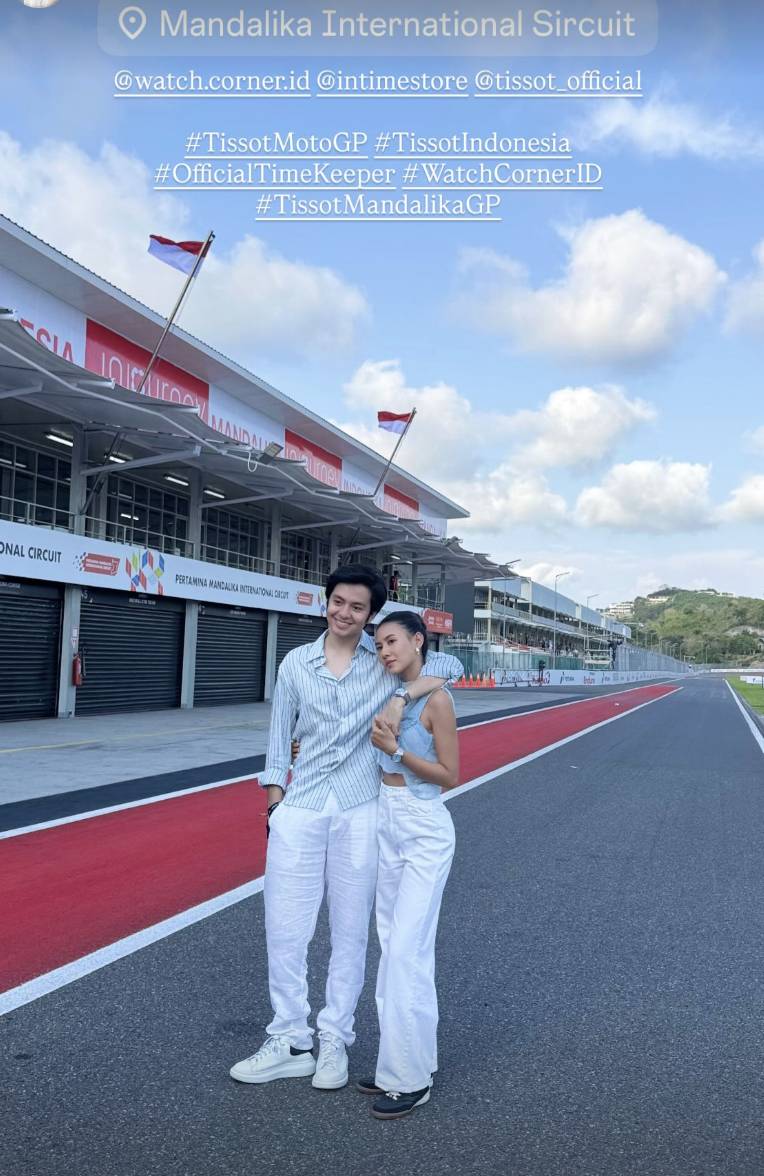 momen Angga Yunanda dan Shenina Cinnamon nonton MotoGP bareng