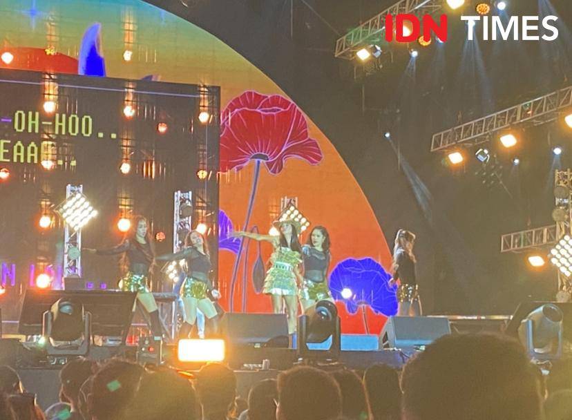 potret musisi di program Centil Era Synchronize Festival 2025 hari ketiga, Minggu (5/10/2025) (dok. IDN Times/Rani Asnurida)