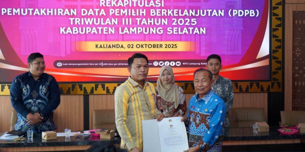 Rapat Pleno Terbuka Rekapitulasi Pemutakhiran Data Pemilih Berkelanjutan (PDPB) yang Digelar di Aula Kantor KPU Lampung Selatan