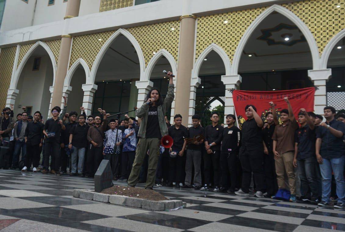  Aksi Solidaritas UII Rapatkan Barisan: Bebaskan Paul, Bebaskan Semua Korban Tangkap Paksa dan Kriminalisasi, Senin (6/10/2025).